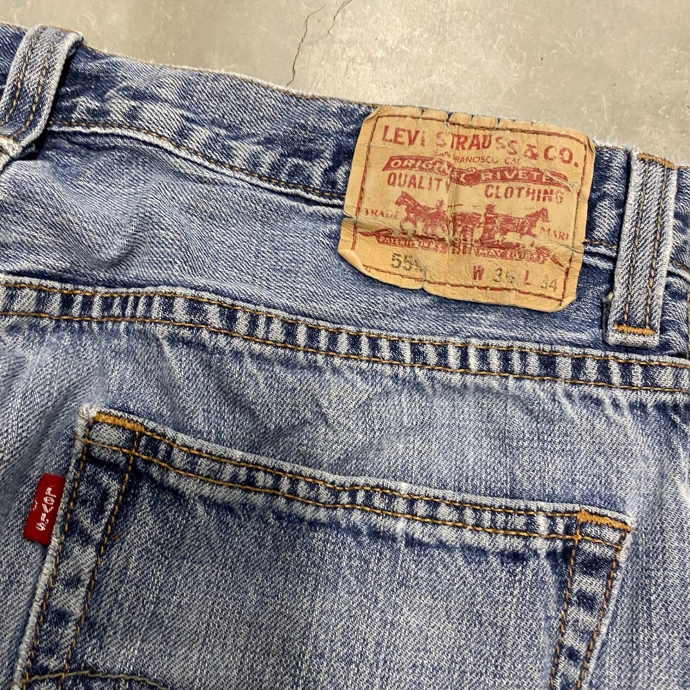 Levis 559 Relaxed Straight Leg Jeans Mens 36x34 Blue Light Wash Distressed Denim - Picture 7 of 7